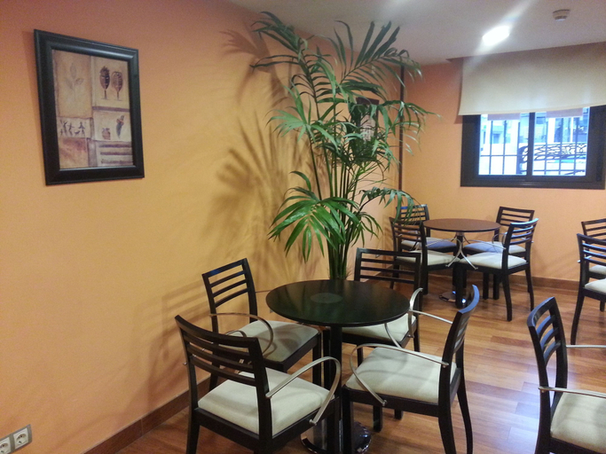 Food & Drinks 5, Hostal El Arco, Madrid