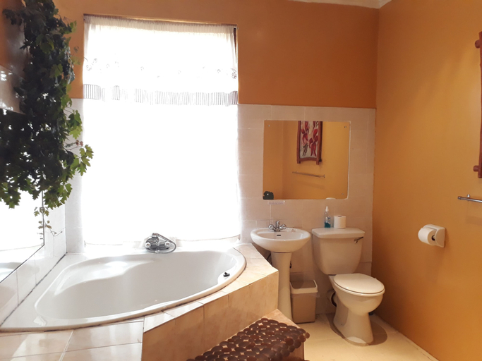 Bathroom 4, The Guest House, Gert Sibande