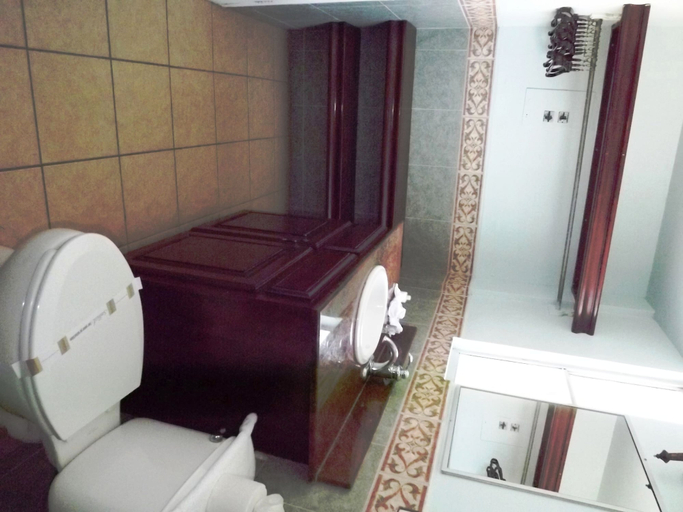 Bathroom 5, La Hacienda de la Langosta Roja, Mexicali