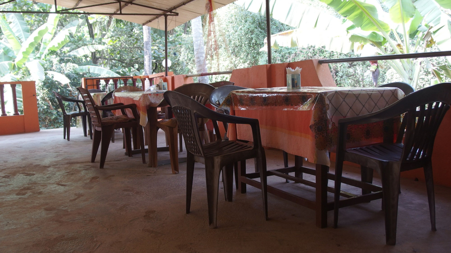Food & Drinks 5, Yellow House, North Goa