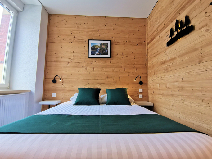 Bedroom 3, Hotel Les Montagnards, Doubs