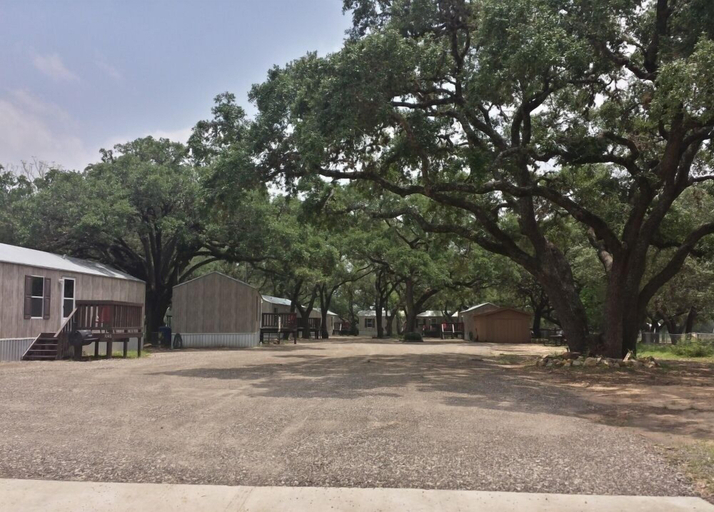 Exterior & Views, Eagle Ford Lodging, Atascosa