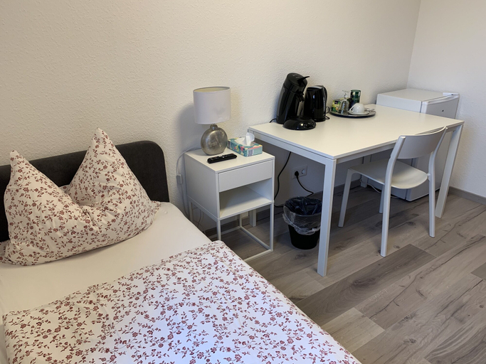 Bedroom 4, Rheinischer Hof Dormagen, Rhein-Kreis Neuss