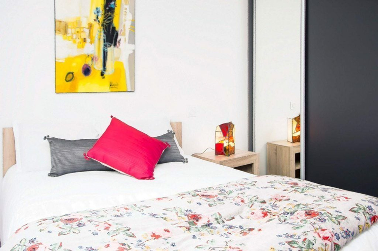 Bedroom 3, Chambres d'Hôtes Les Pirondeaux, Lot