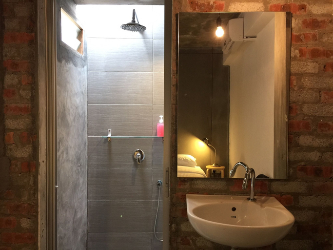 Bedroom 4, The Frame Guesthouse - Hostel, Penang Island
