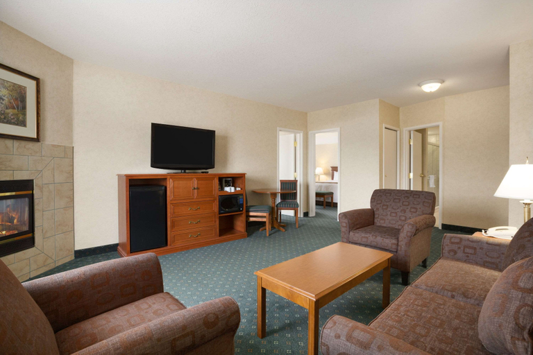Others 5, Travelodge by Wyndham Strathmore, Division No. 5