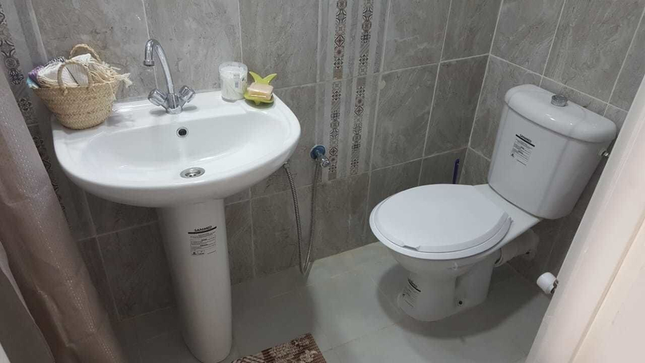 Bathroom, Studio Coquet à Sidi Bou Said, Carthage