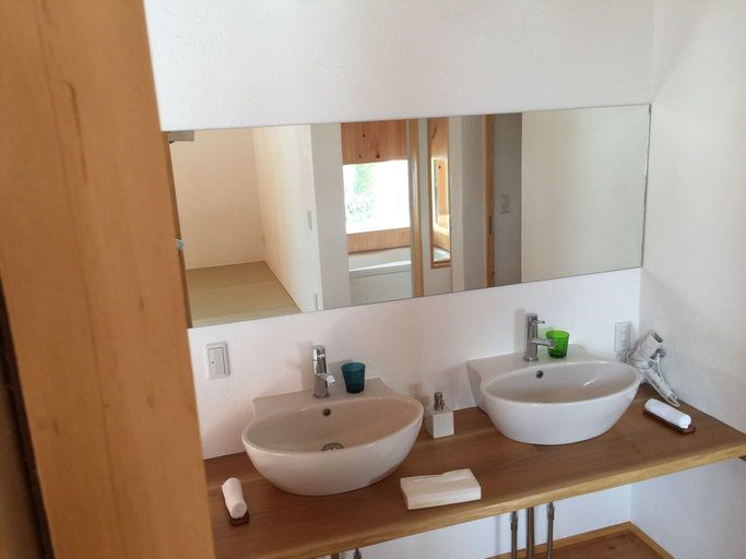 Bathroom 4, Fuku Chalet, Hakuba