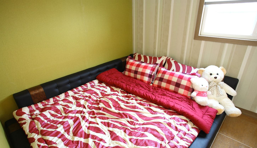 Bedroom 2, Bluesean Pension, Namhae