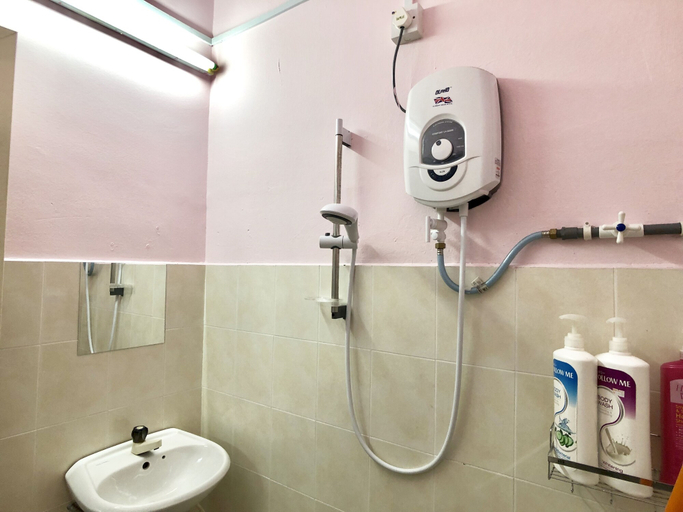 Bathroom 4, Sakura 2 Homestay Kampar, Kampar