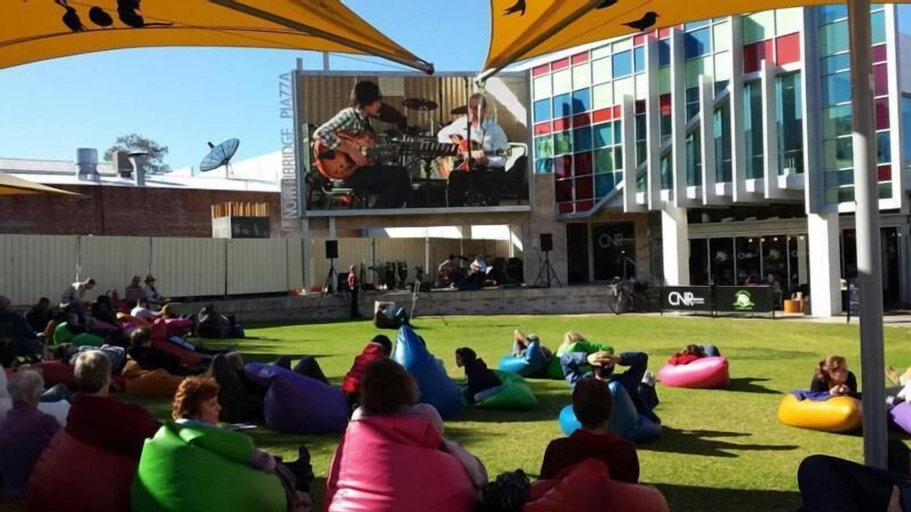 Exterior & Views, Cozzystay Hostel, Perth