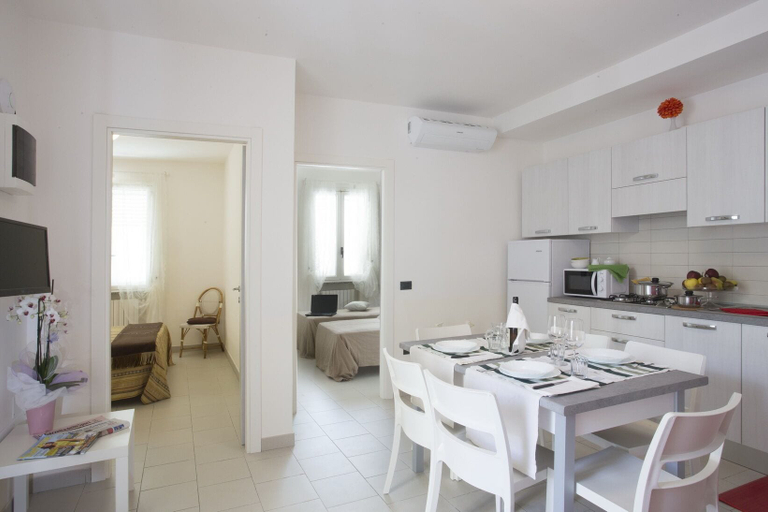 Others 5, Residence Altea, Rimini