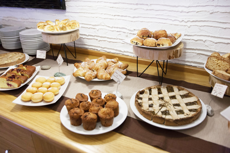 Food & Drinks 7