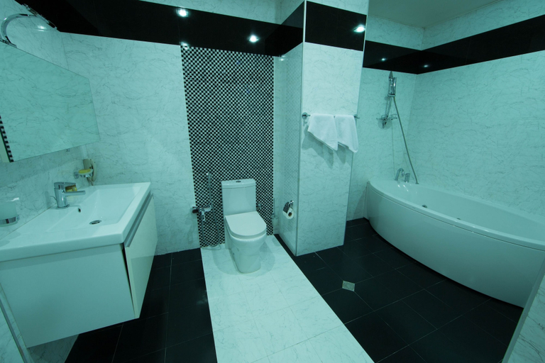 Bathroom 5, Kaspia Park Hotel, Baku