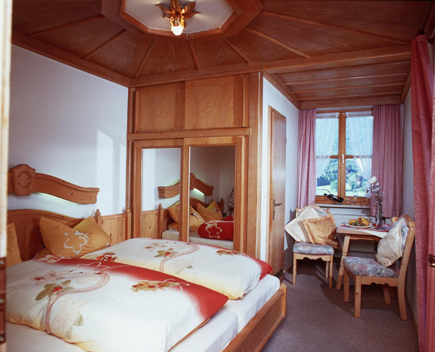Bedroom 4, Übernachtungspension ohne Frühstück - Pension - Ferienwohnungen Ludwig, Cham