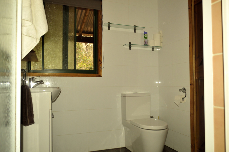 Bathroom 3, Diamond Forest Farm Stay, Manjimup