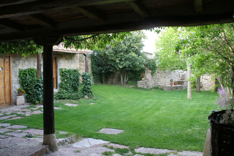 Others 5, El Canto del Gallo, León