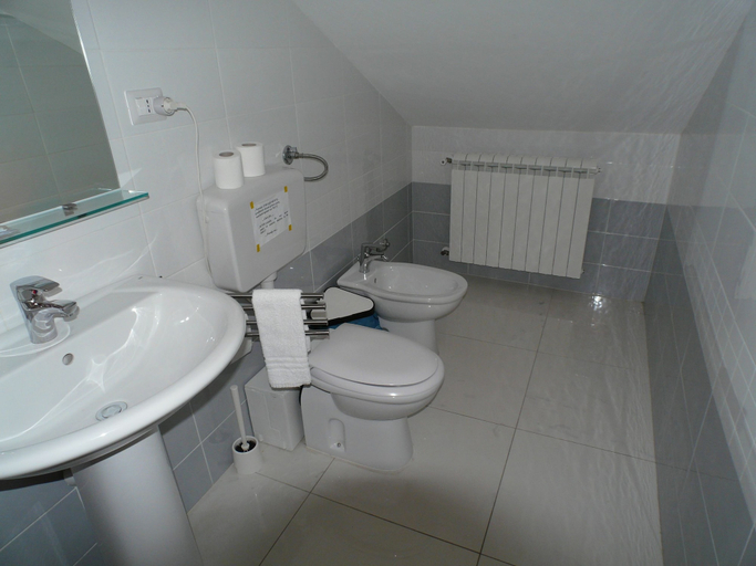 Bathroom 4, C.C.Ly Rooms & Hostel Enna, Enna