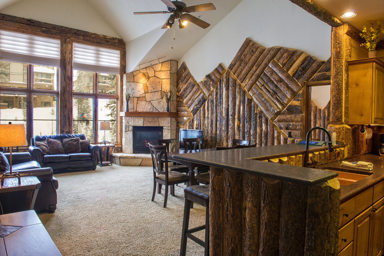Food & Drinks, Riverbend Lodge by Great Western Lodging, Summit