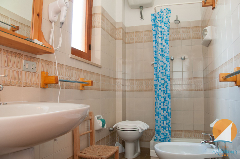 Bathroom 3, Hotel Maladroxia, Carbonia-Iglesias