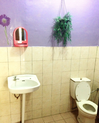 Bathroom 4, Wonderland, Lombok