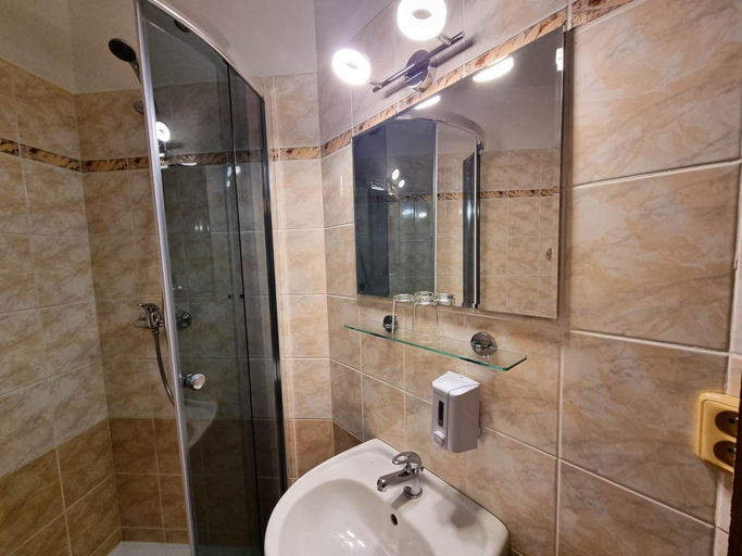 Bathroom 4, Pension Rotunda, Semily