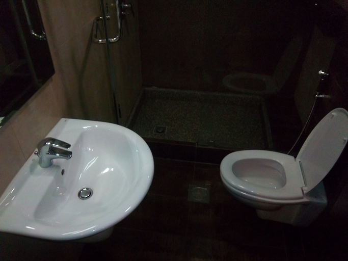 Bathroom 4, Aghadeer Hotel, Wadi Essier