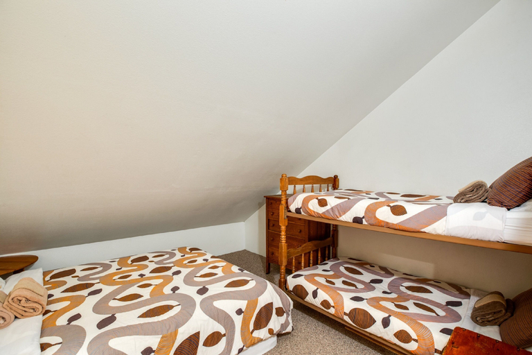 Bedroom 3, 57SW - Fireplace - WiFi - Sleeps 6, Whatcom