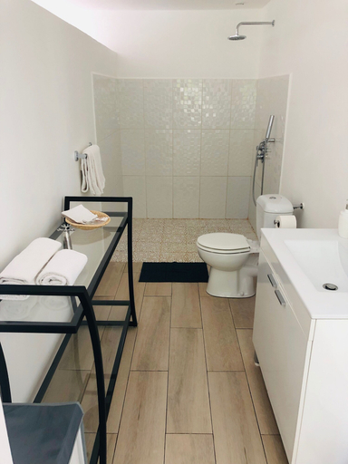 Bathroom 4, PAP'S Chambres d Hôtes, Boeny