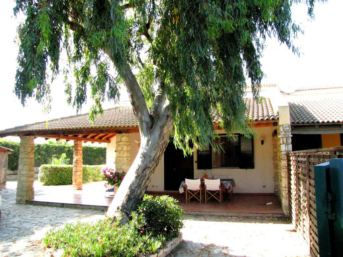 Exterior & Views 2, Casa Vacanza Ondablu, Ragusa