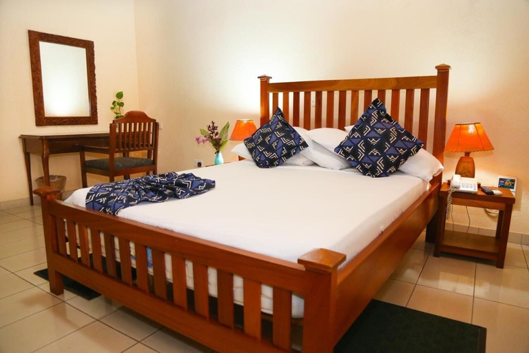Bedroom 4, Coconut Grove Regency Hotel, Accra