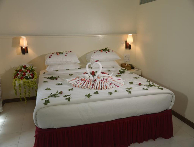Bedroom 3, Taw Win Yadanar Hotel, Kawkareik