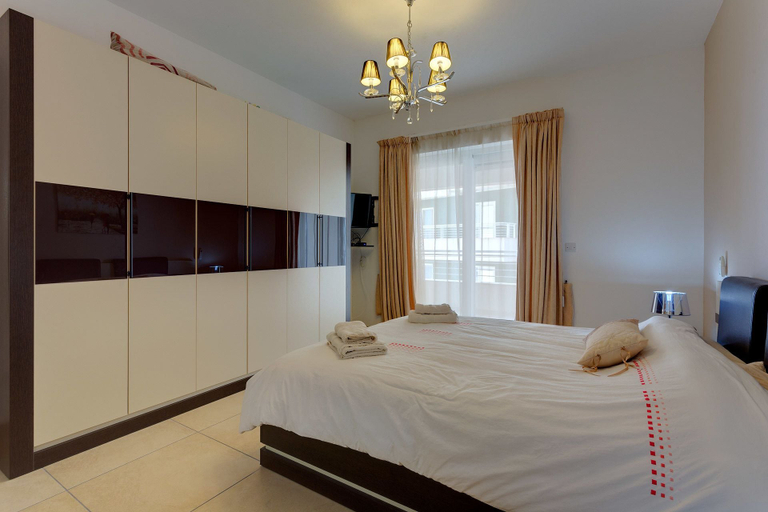 Bedroom 3, Stunning Seafront Lux Apt wt Pool, Upmarket Area