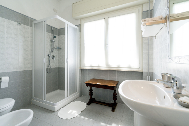 Bathroom 3, B&B Miami Beach, Lucca