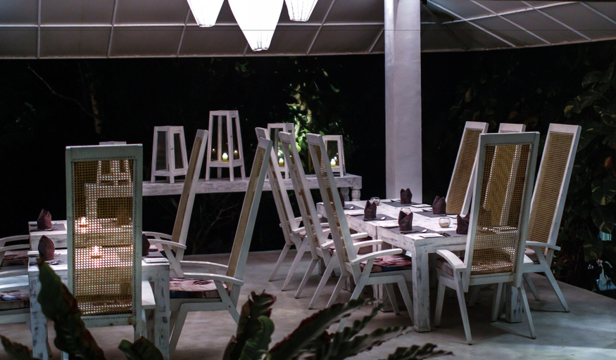 Food & Drinks 5, W15 Escape, Habaraduwa