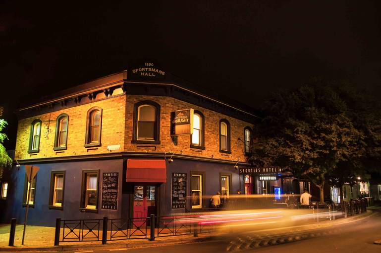 Sporties Hotel, Launceston - Pt B