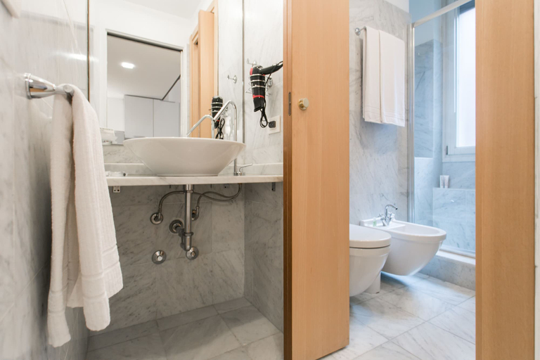 Bathroom 4, Charming De Togni Apartment, Milano