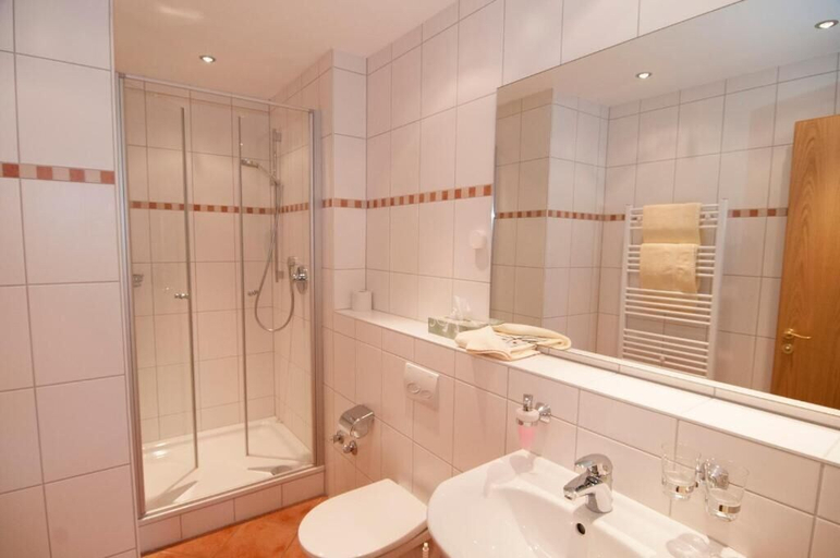 Bathroom 5, Landgasthof Bären, Breisgau-Hochschwarzwald