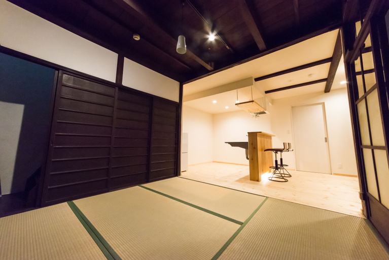 Others 5, Sanjo Misasagi Umenotoan, Kyoto