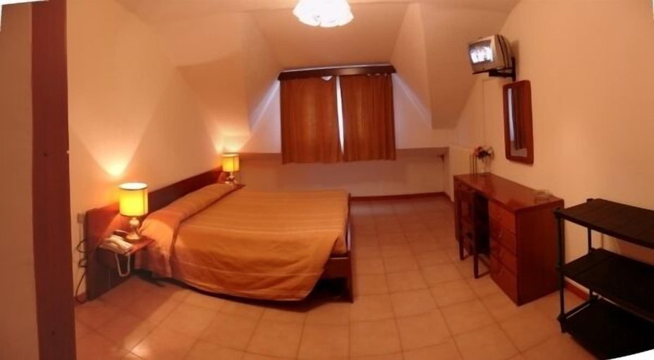 Bedroom 2, Delberg Palace Hotel, Chieti