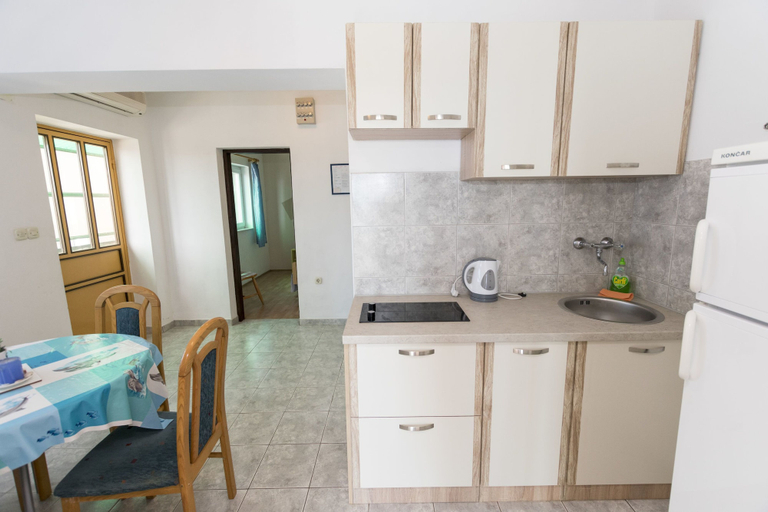 Others 5, Apartments Ksenija, Primošten
