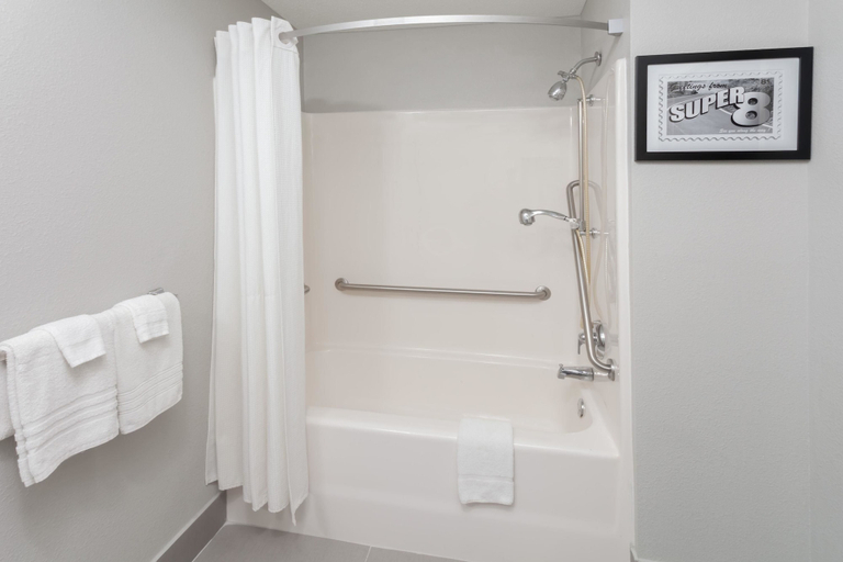 Bathroom 3, Super 8 by Wyndham Rochester, Fulton
