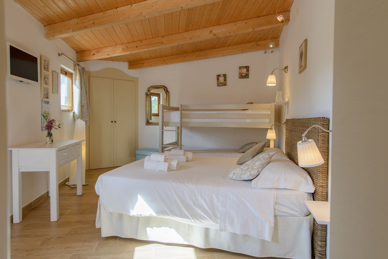 Bedroom 3, Gli Aranci, Salerno