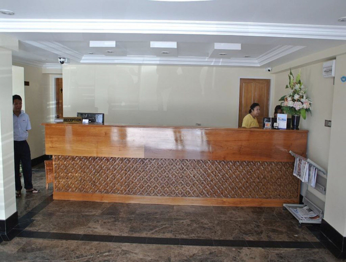 Others, Hotel War Dan, Yangon