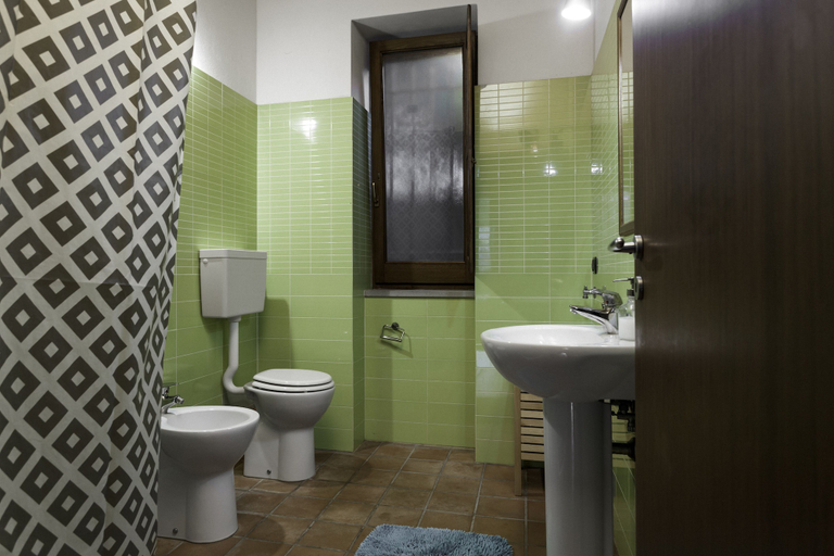 Bathroom 4, Agricontura, Messina