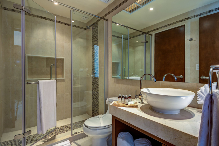 Bathroom 3, Anam 1 bedroom apartment with balcony sleeps 3, Cozumel