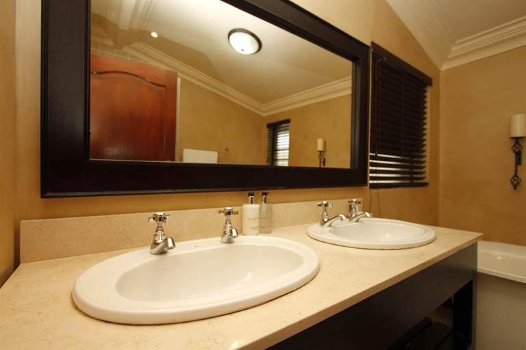 Bathroom 5, Tesorino, eThekwini