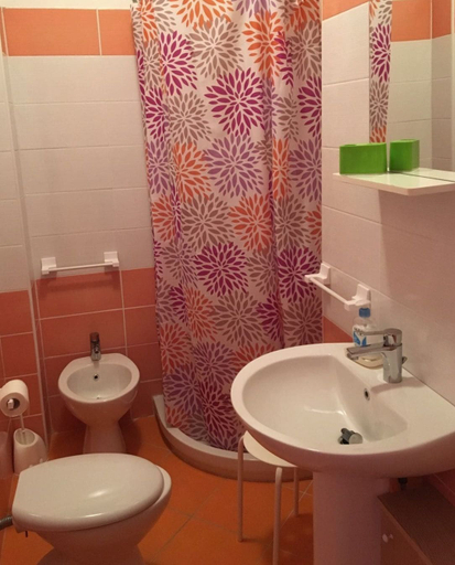 Bathroom 5, B&B Lolly, Vibo Valentia