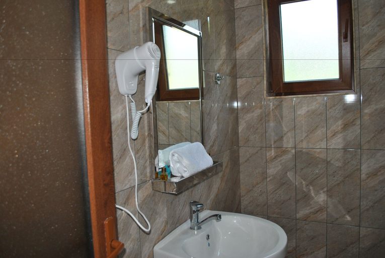 Bathroom, Talıstan Forest Park, İsmayıllı