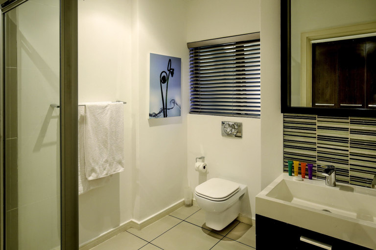Bathroom 4, The Nicol Hotel and Apartments, Ekurhuleni